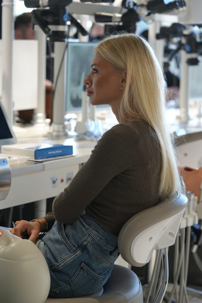Dr. Adrian Stoica – Masterclass in endodontie photo gallery course