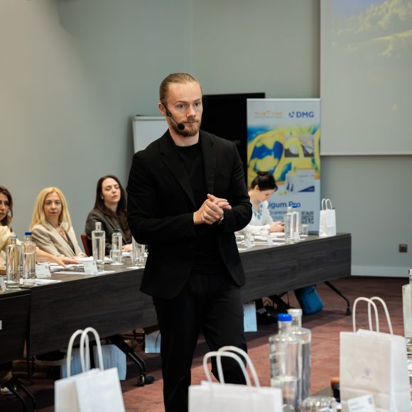 Dr. Lukas Lassmann II Course Photo Gallery