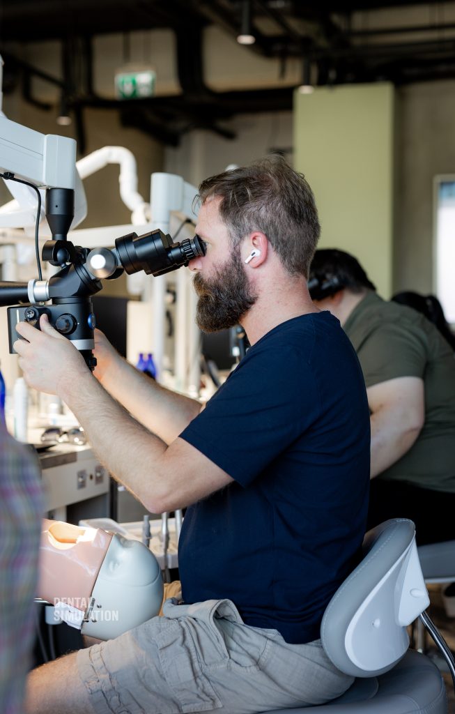 Dr. Lukas Lassmann