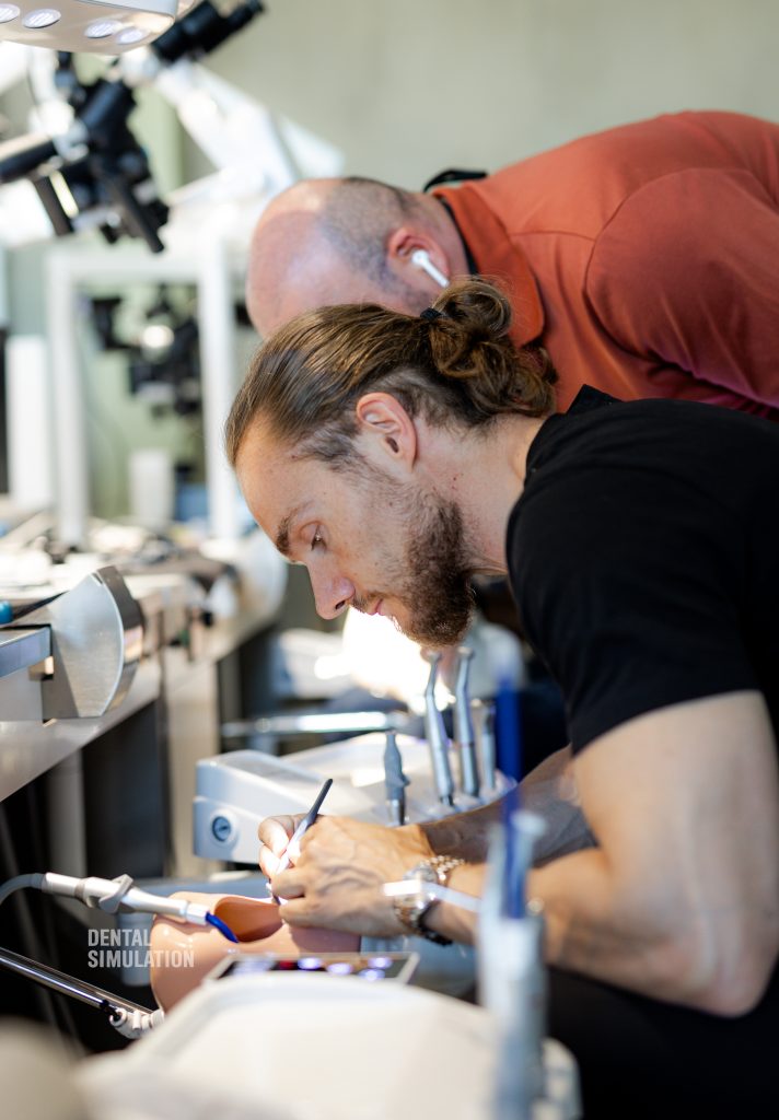 Dr. Lukas Lassmann