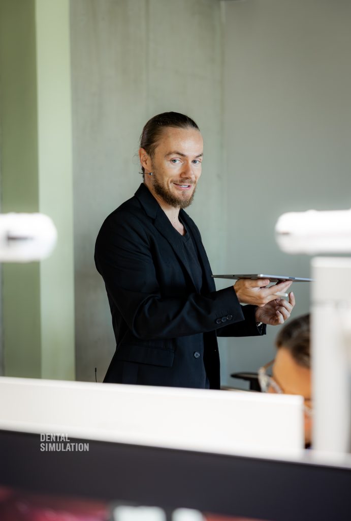 Dr. Lukas Lassmann