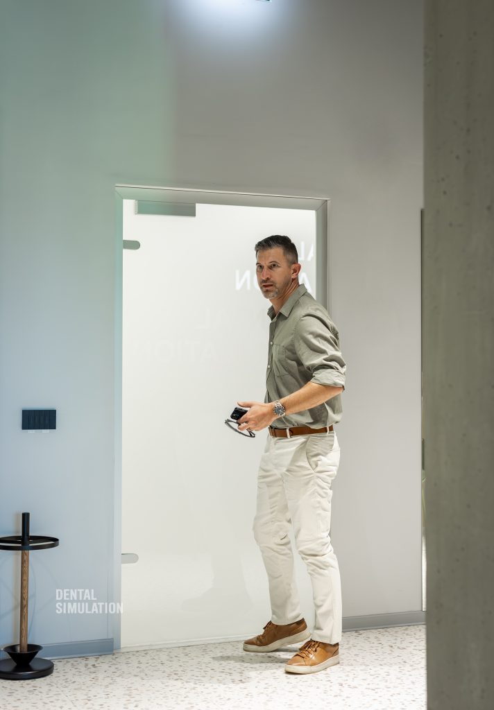 Dr. Lukas Lassmann